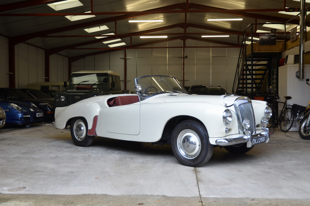 Daimler Conquest Roadster gallery image 1