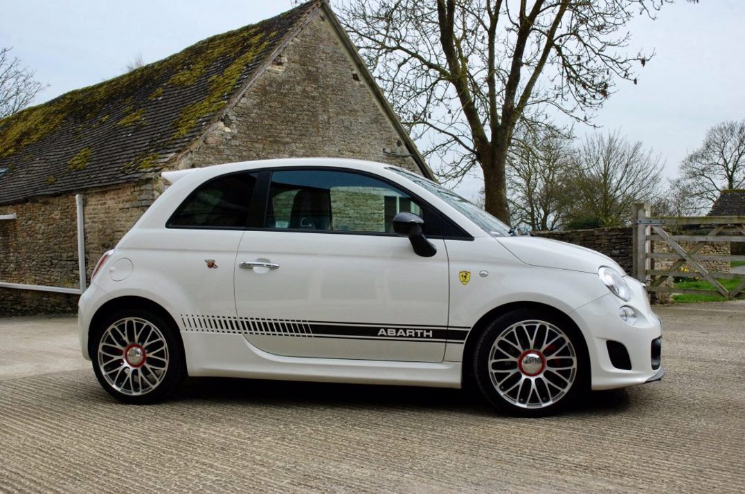 FIAT 500 ABARTH1.4 16V T-Jet gallery image 1