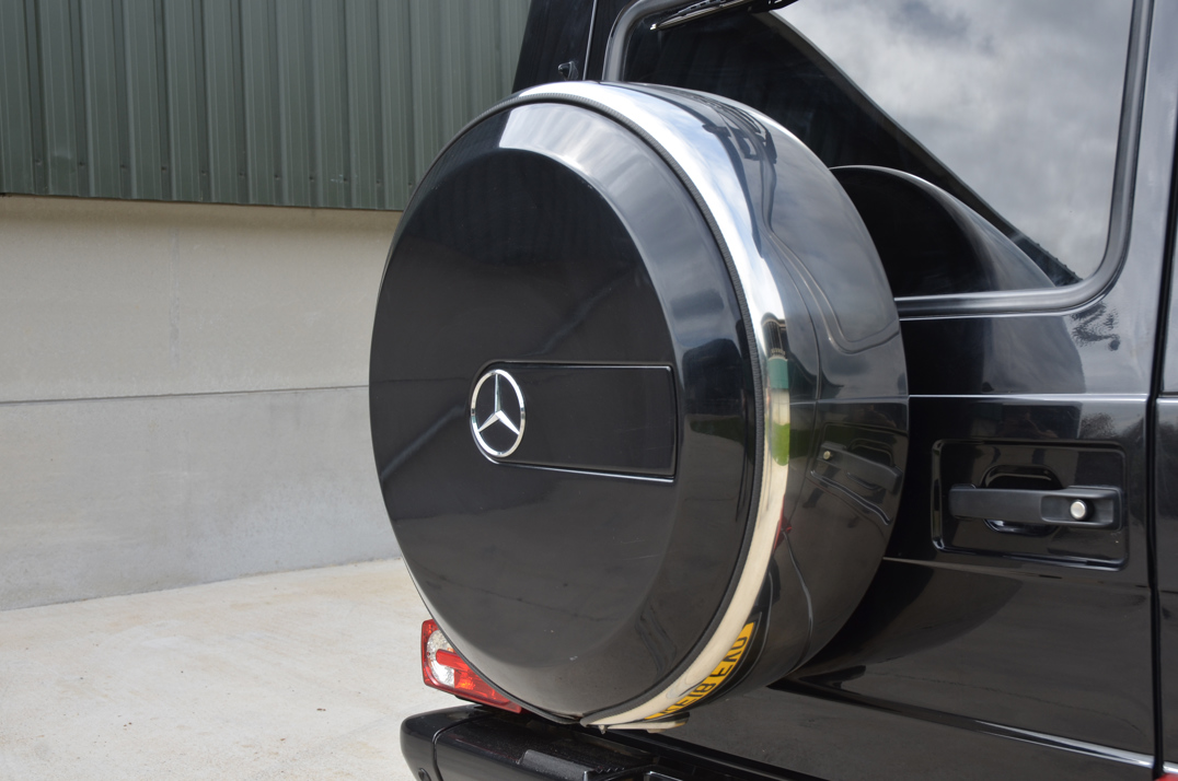 Mercedes G Wagon. G350 Night Edition D - 4 - Matic gallery image 16