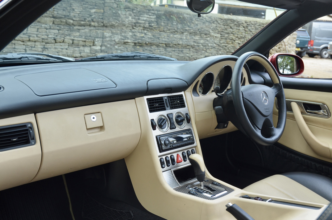 Mercedes Benz 320 SLK AMG Roadster. gallery image 36