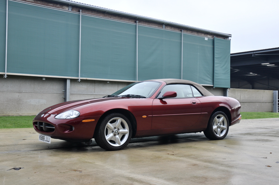 Jaguar XK8 Convertible gallery image 2