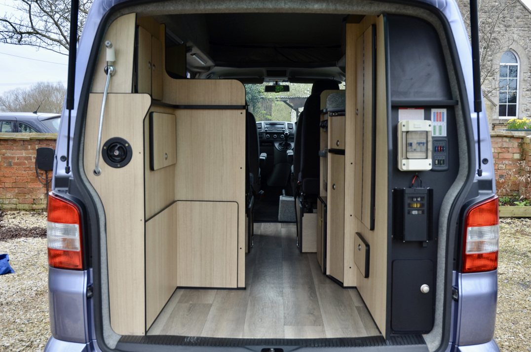 Volkswagen T30 180 4 Motion Danbury Camper. gallery image 32