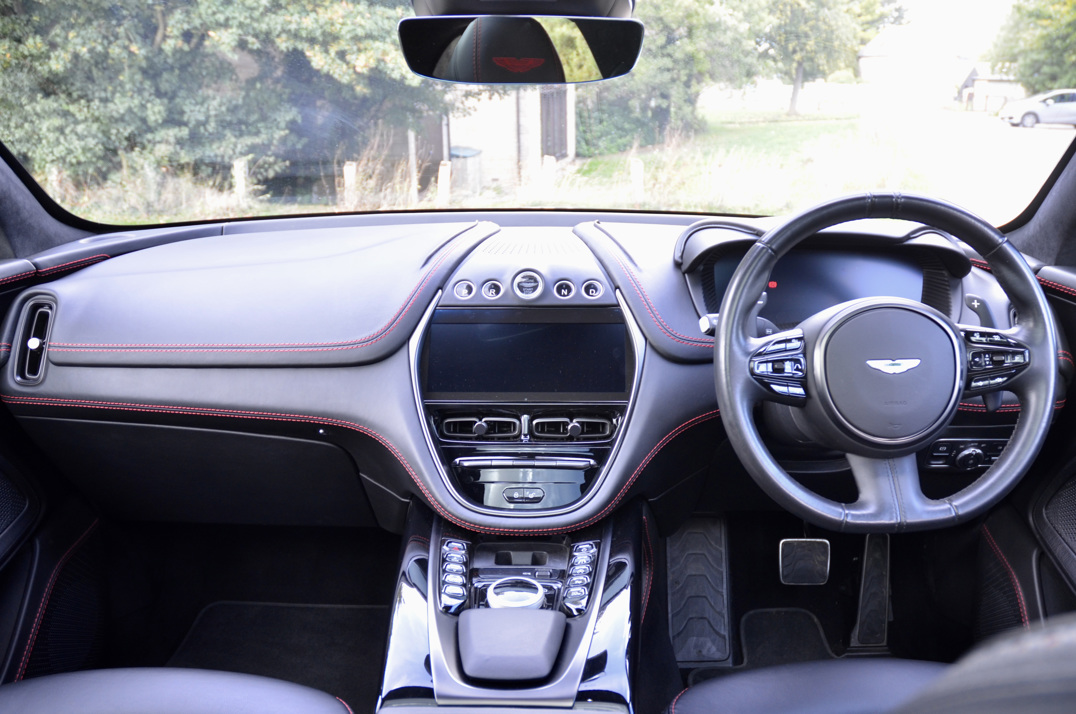 Aston Martin DBX 4.0 V8. gallery image 36