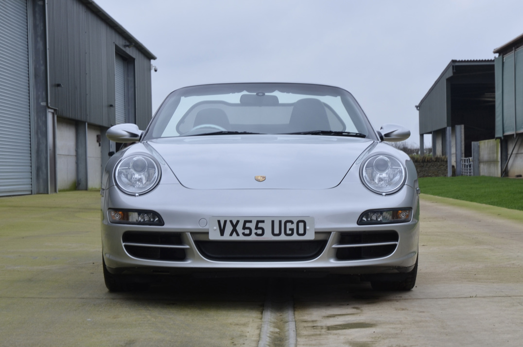 Porsche Carrera 911 C4S Cabriolet Manual. gallery image 12