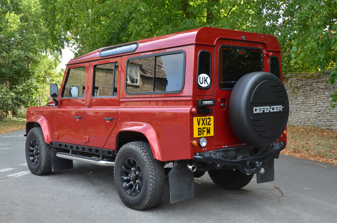 Land Rover Defender 110 2.2 TDCI Automatic 9 - Seater gallery image 8