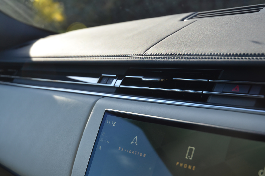 Land Rover Range Rover 3.0ltr P440e Autobiography gallery image 30