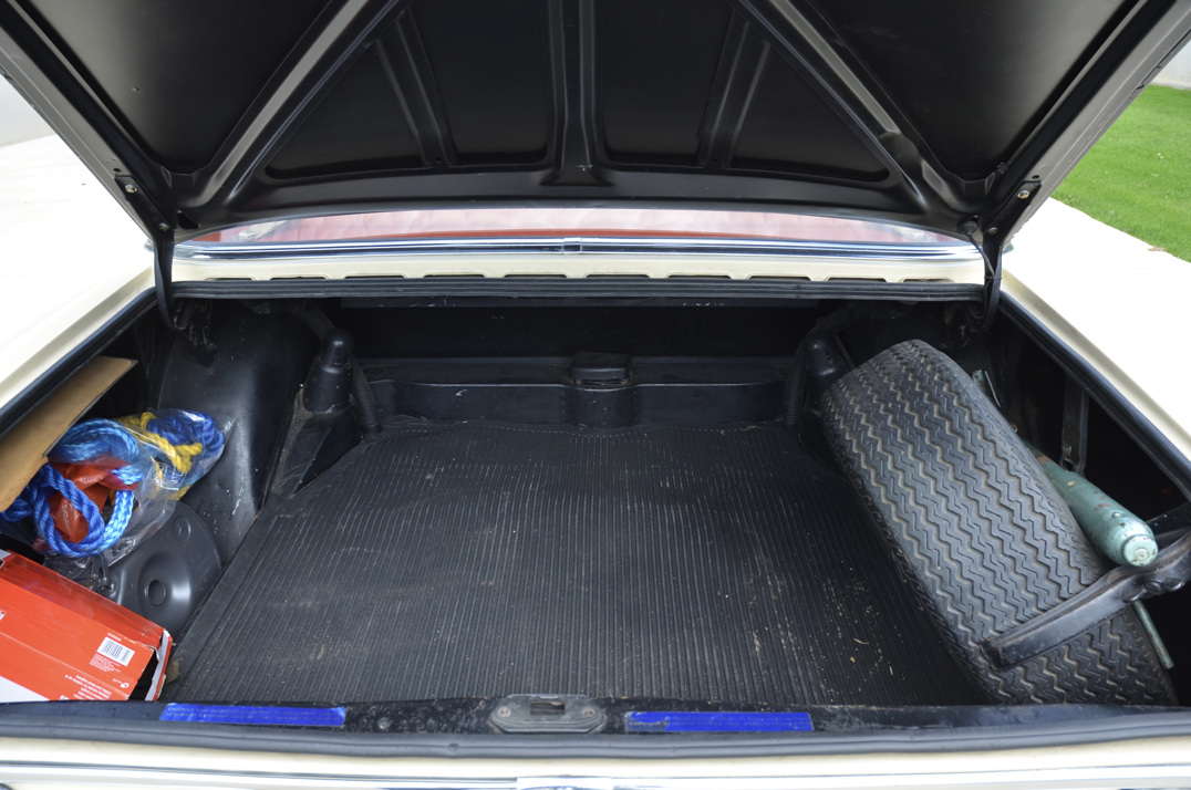 Mercedes W108 280 SE. gallery image 31