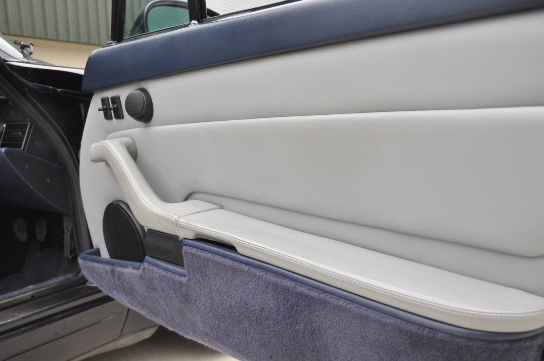 Porsche 911 993 Carrera 3.6 Convertible Manual gallery image 30