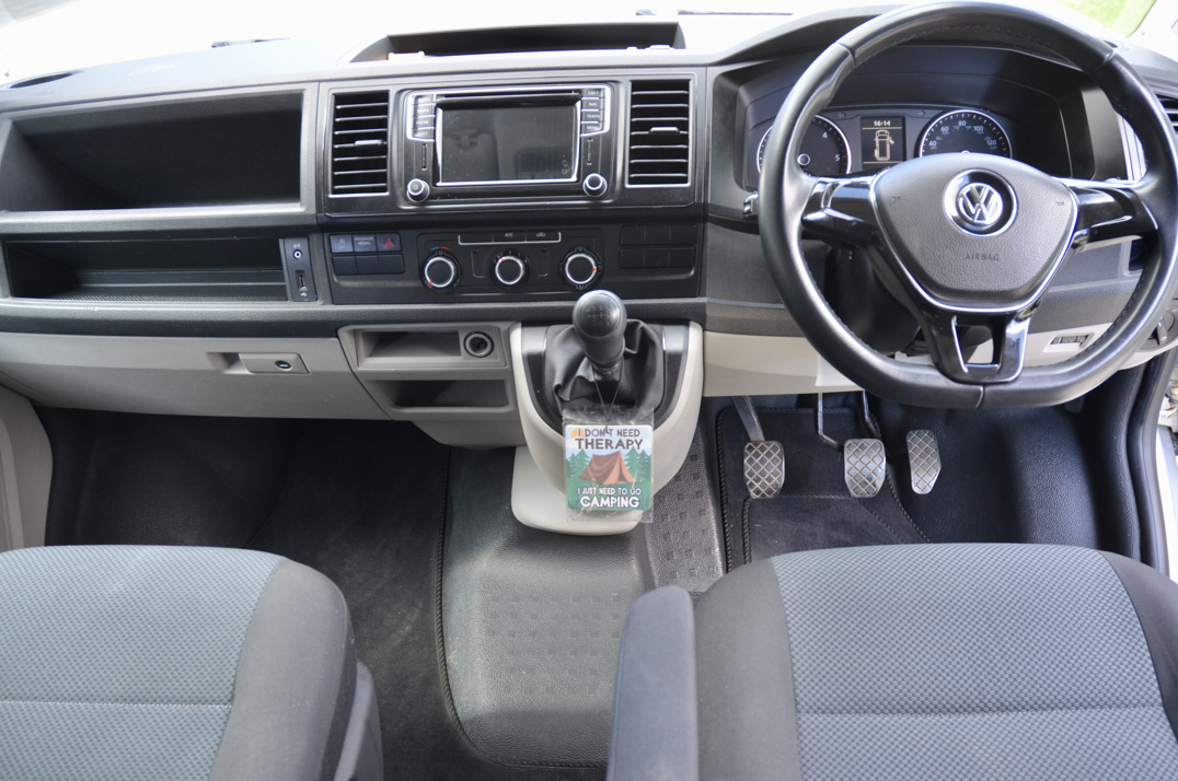 Volkswagen T30 LWB Camper 2016 gallery image 23