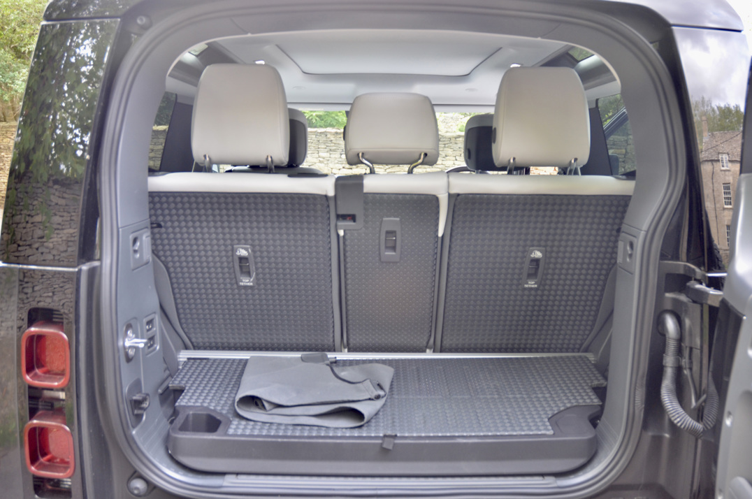 Land Rover Defender 90 X Dynamic HSE 3.0D 350 MHEV gallery image 54
