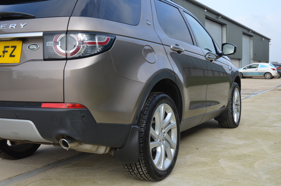 Land Rover Discovery Sport TD4 HSE Luxury. gallery image 14