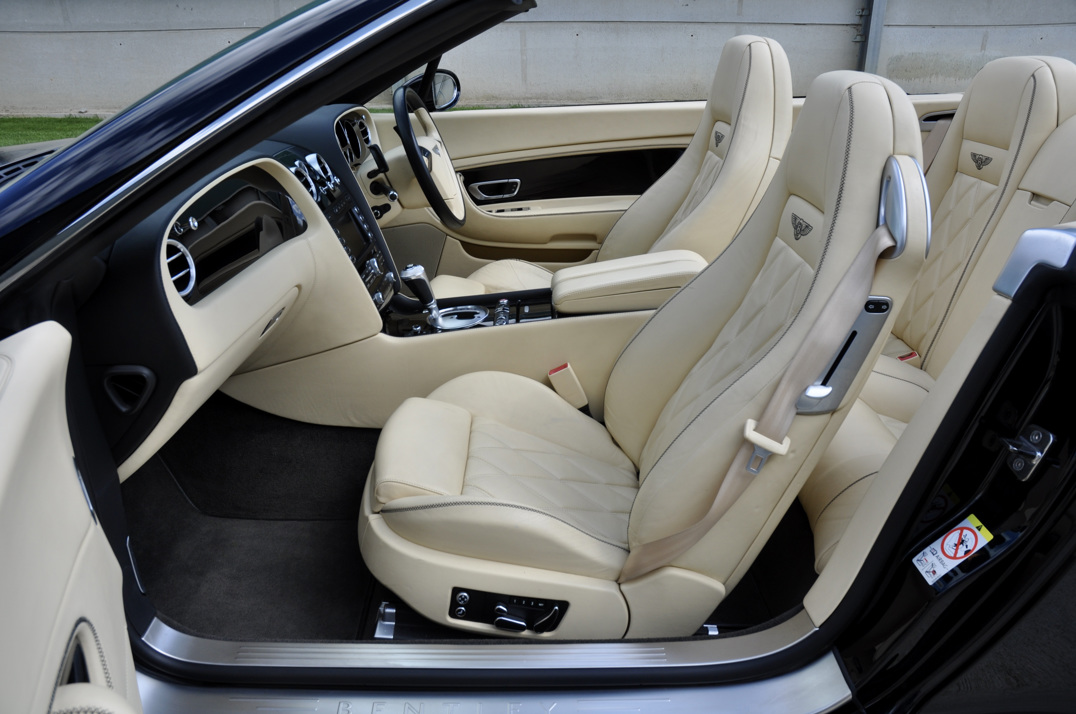 Bentley Continental GTC Mulliner gallery image 32