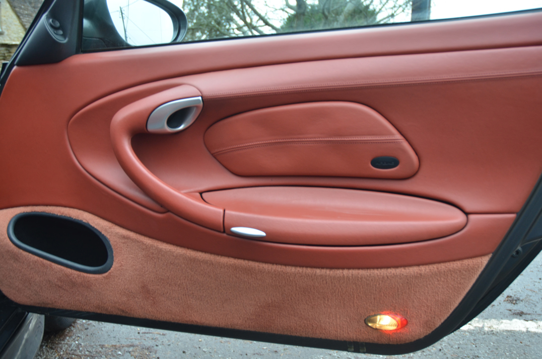 Porsche 911 Carrera with factory Aero kit. gallery image 40