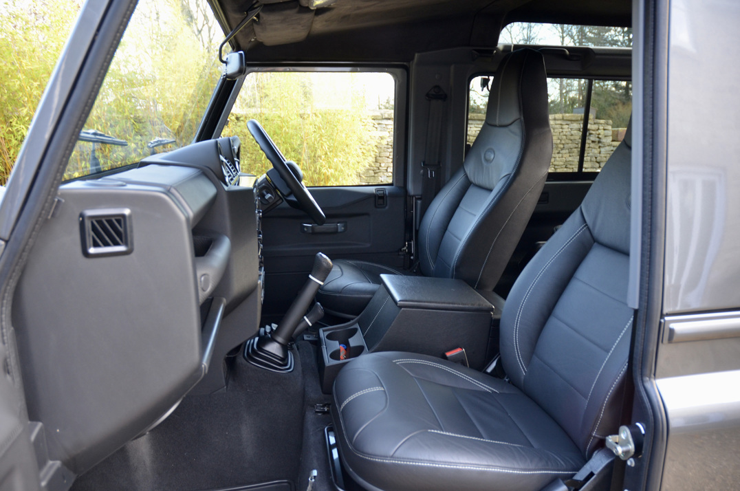 Land Rover Defender XS Landmark Edition 2.2 TDCI gallery image 30