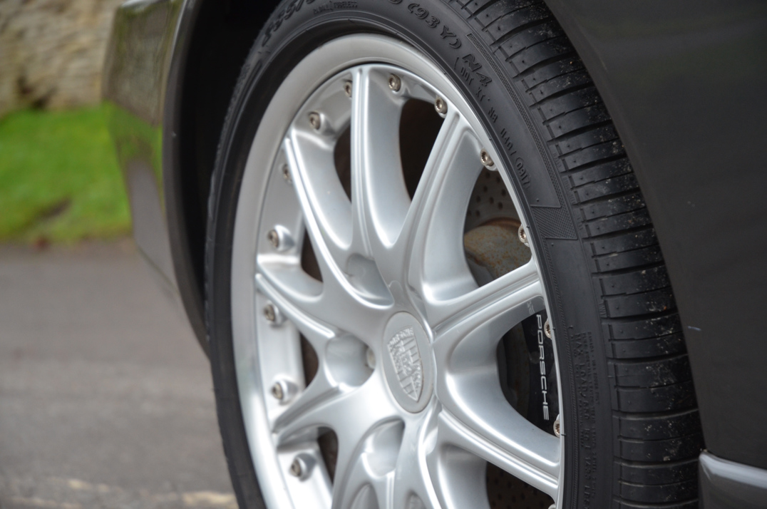 Porsche 911 Carrera with factory Aero kit. gallery image 24