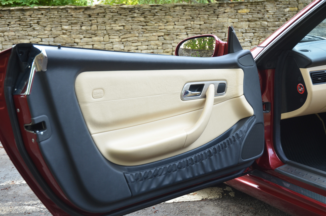Mercedes Benz 320 SLK AMG Roadster. gallery image 37