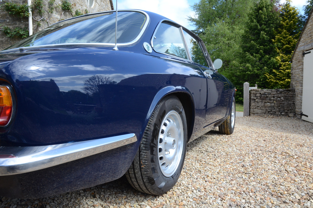 Alfa Romeo 2000 GTV Desegno Bertone gallery image 15