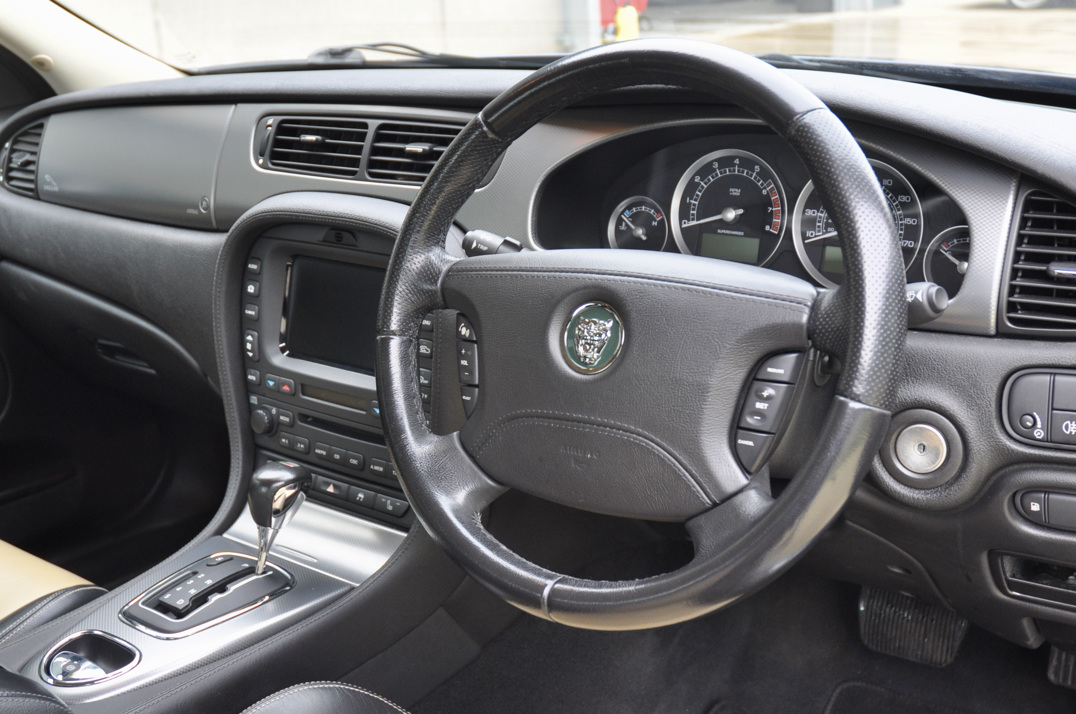 Jaguar S Type R gallery image 19