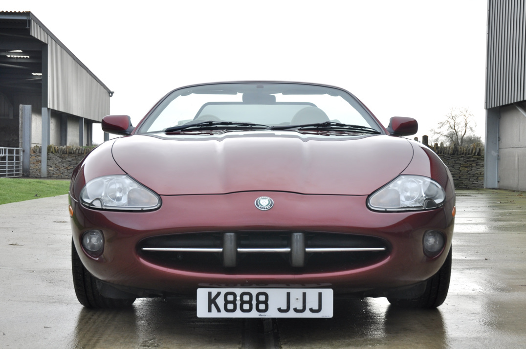 Jaguar XK8 Convertible gallery image 3