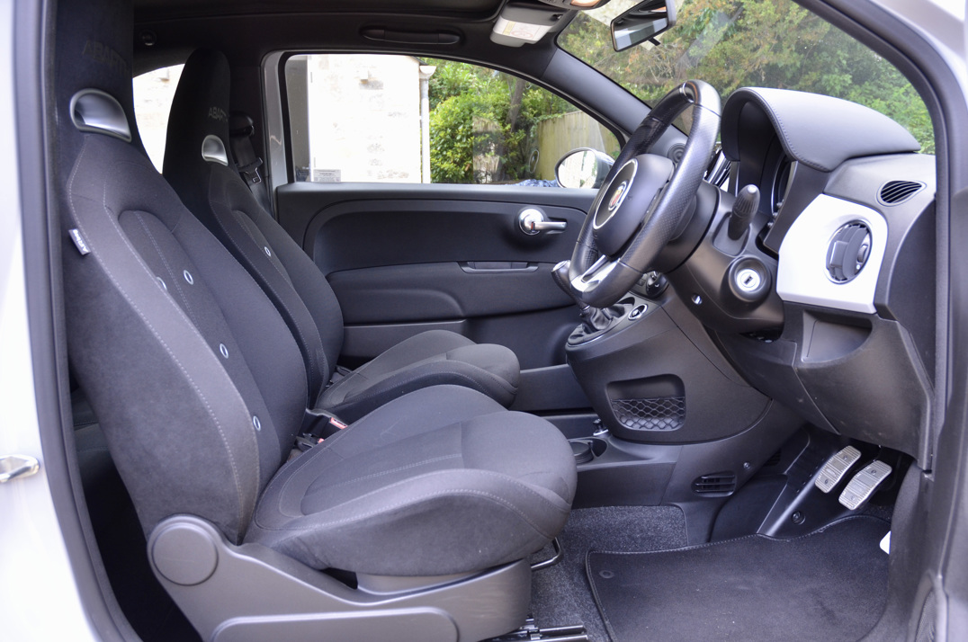 Fiat 500 595 Abarth Convertible gallery image 30