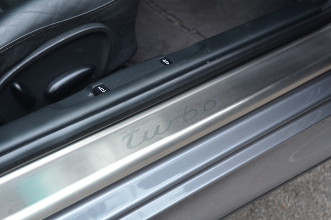 Porsche 911 (996) Turbo manual gallery image 42