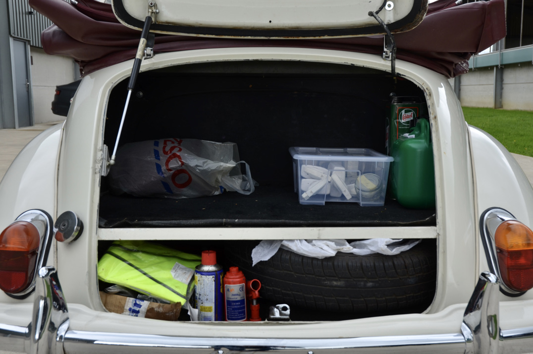 Morris Minor 1000 Convertible gallery image 36