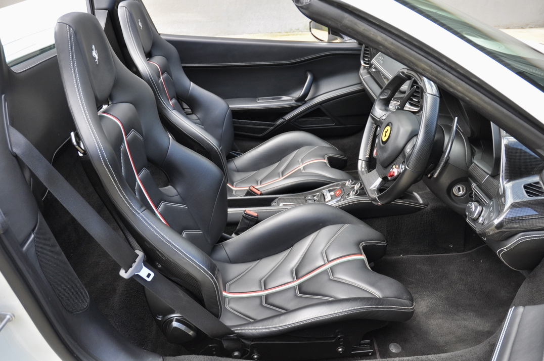 Ferrari 458 Spider DCT gallery image 37