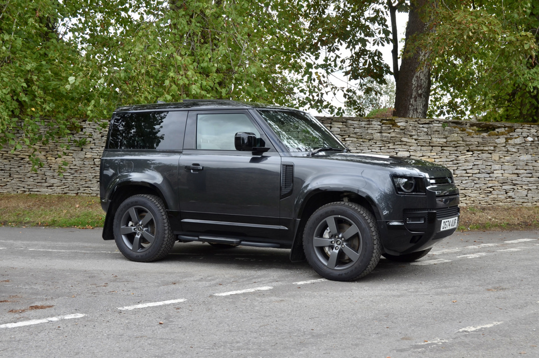 Land Rover Defender 90 X Dynamic HSE 3.0D 350 MHEV gallery image 8
