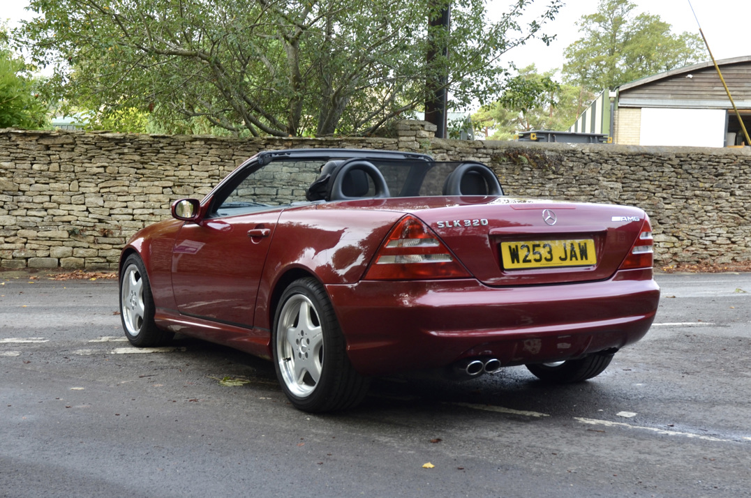 Mercedes Benz 320 SLK AMG Roadster. gallery image 11