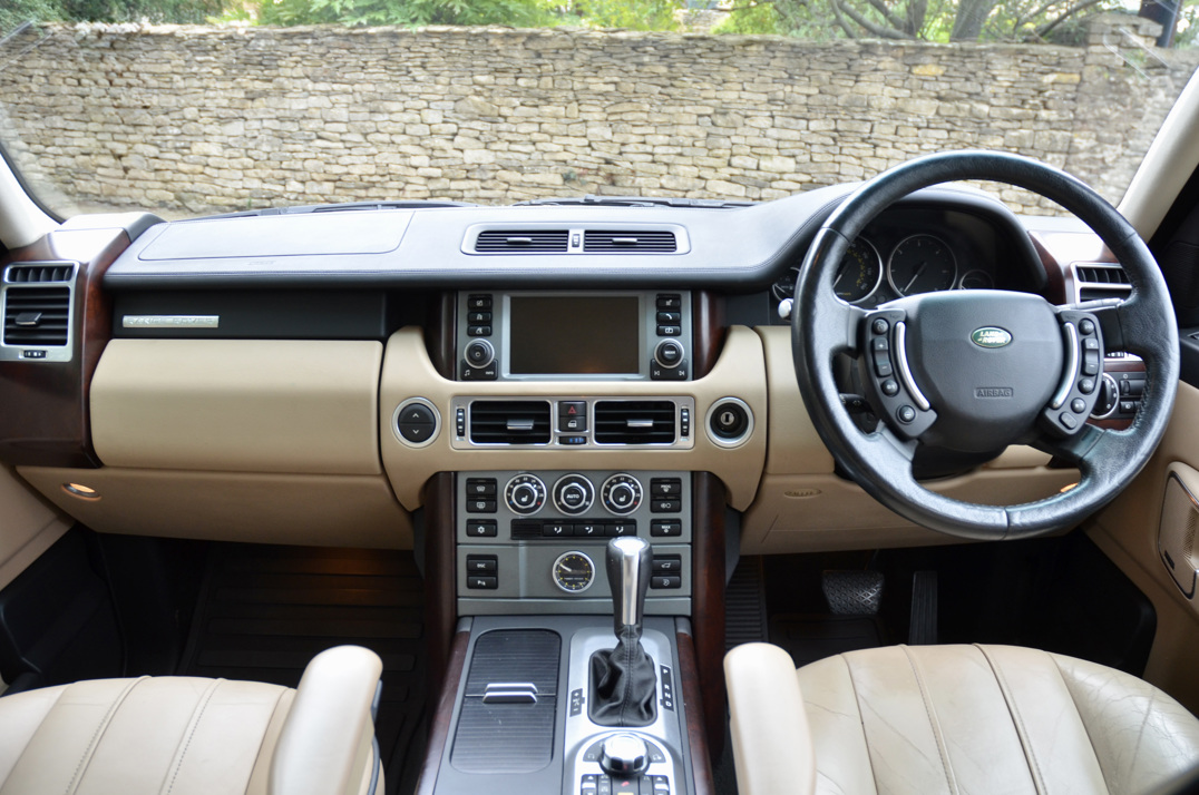 Land Rover Range Rover Vogue TDV8 gallery image 32