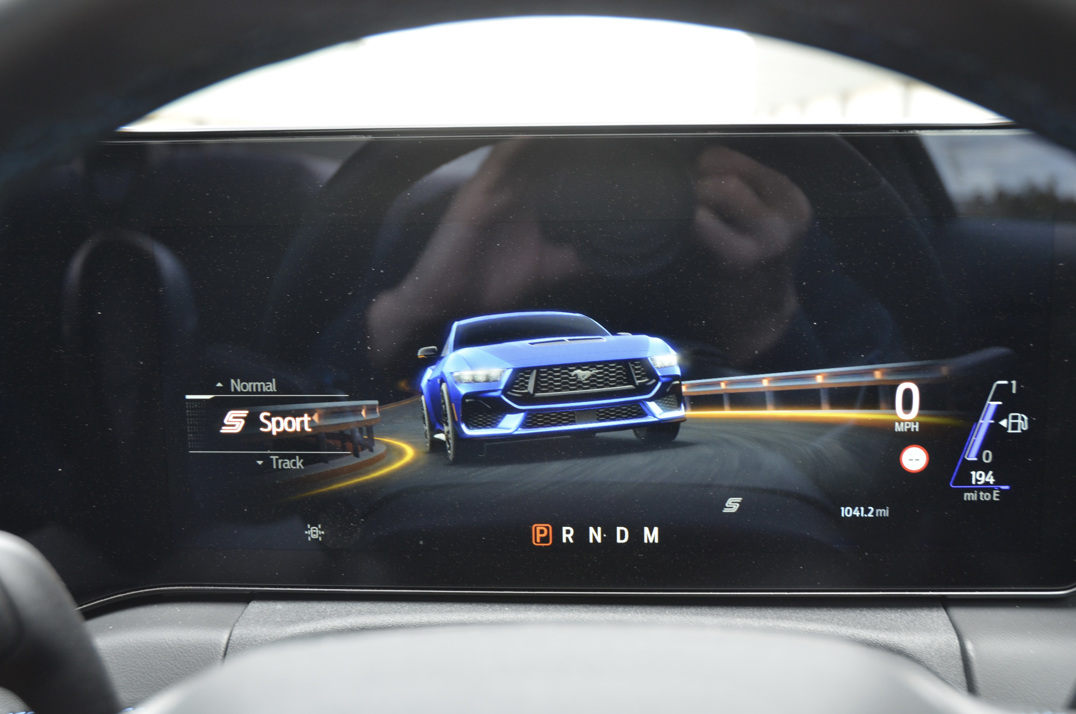 Ford Mustang 5.0 V8 Dark Horse Coupe Selshift - Euro 6. gallery image 46