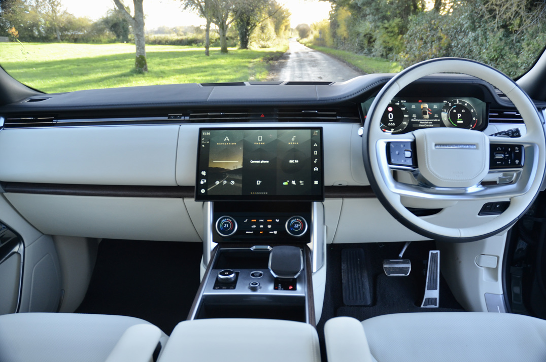 Land Rover Range Rover 3.0ltr P440e Autobiography gallery image 14