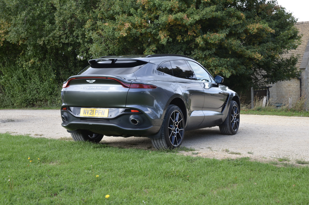 Aston Martin DBX 4.0 V8. gallery image 5