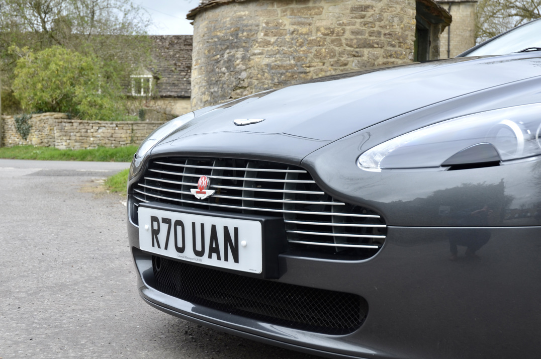 Aston Martin Vantage 4.7 Manual Coupe. gallery image 19