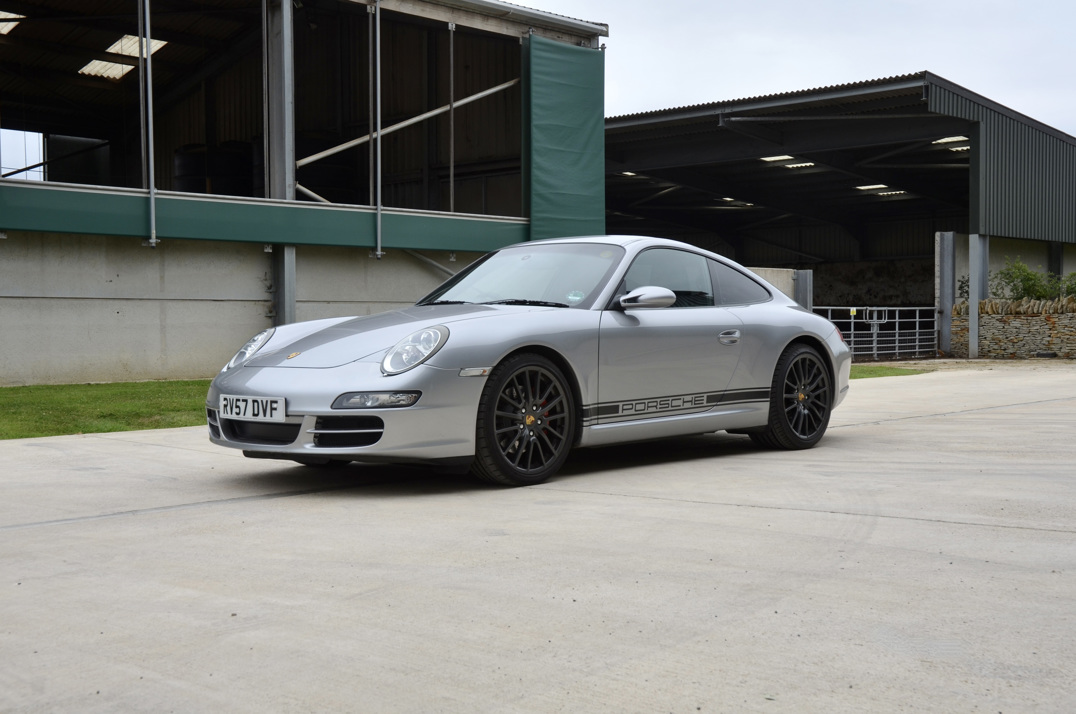 Porsche 911 Carrera S Coupe gallery image 1