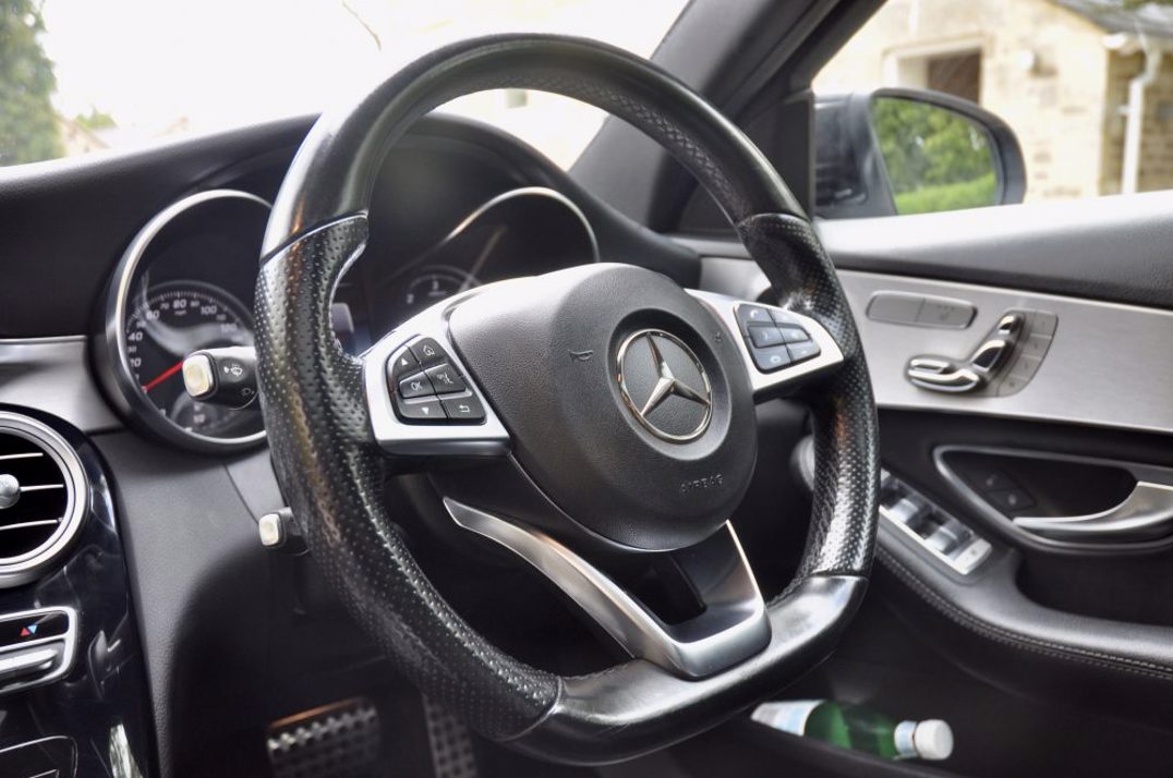 Mercedes C 220 AMG Line Premium Bluetech Estate gallery image 19