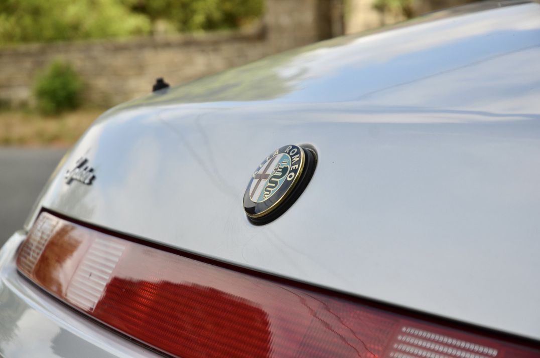 Alfa Romeo Spider 2.0 JTS Lusso Convertible by Pininfarina gallery image 27