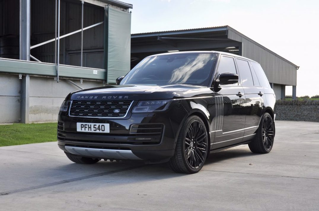 Range Rover SVA Auto Biography Dynamic 5.0 Super Charged gallery image 2