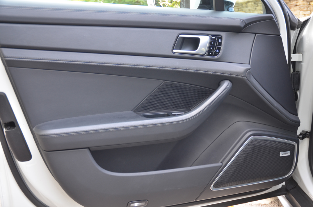 Porsche Panamera 2.9 V6 E-Hybrid 17.9KW Gen 2.2 gallery image 39
