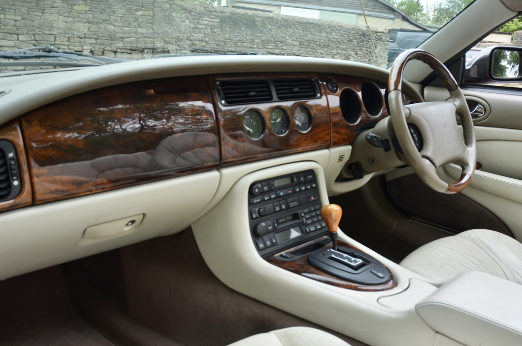 Jaguar XK8 Cabriolet. Just 30,000 Miles. Superb gallery image 39