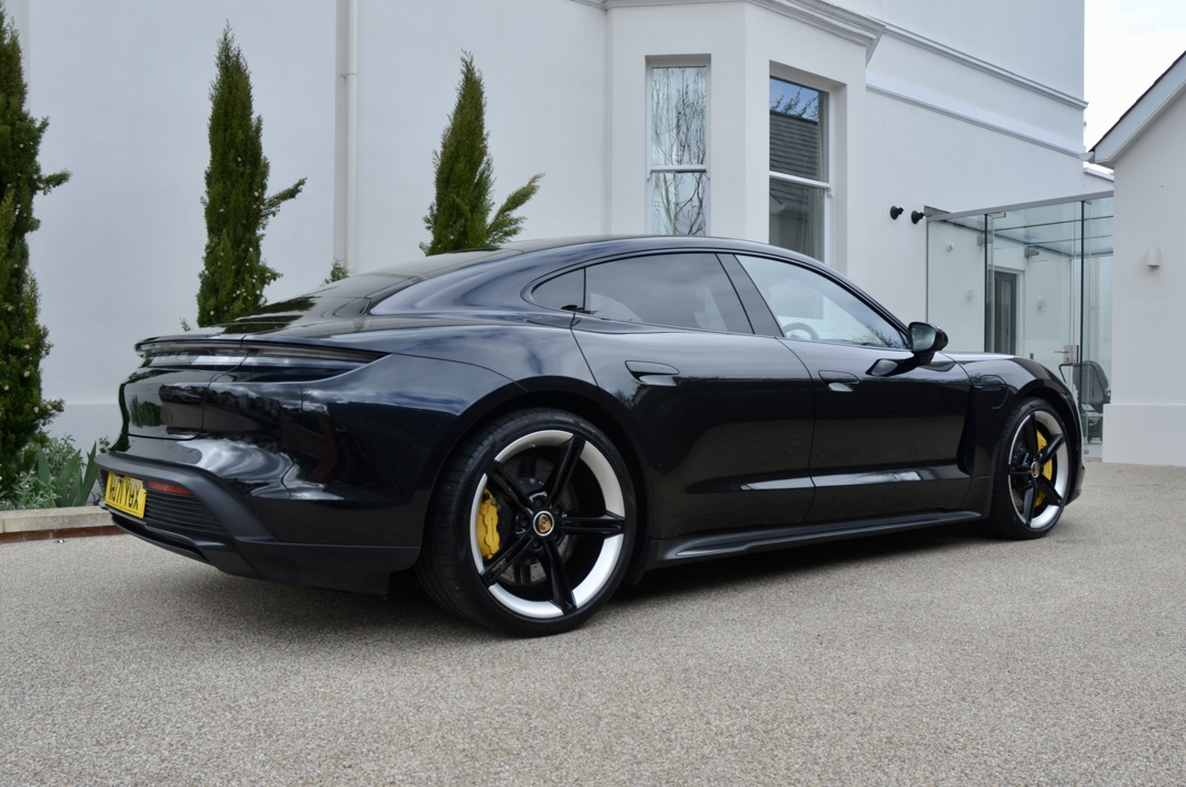 Porsche Taycan Turbo S gallery image 6