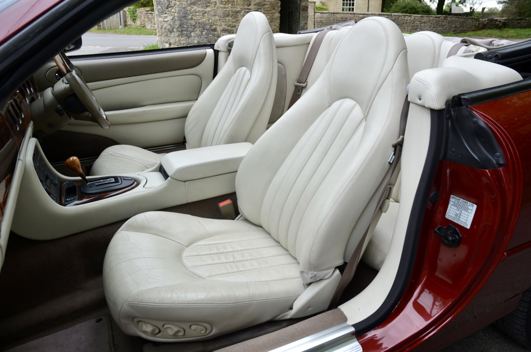 Jaguar XK8 Cabriolet. Just 30,000 Miles. Superb gallery image 37