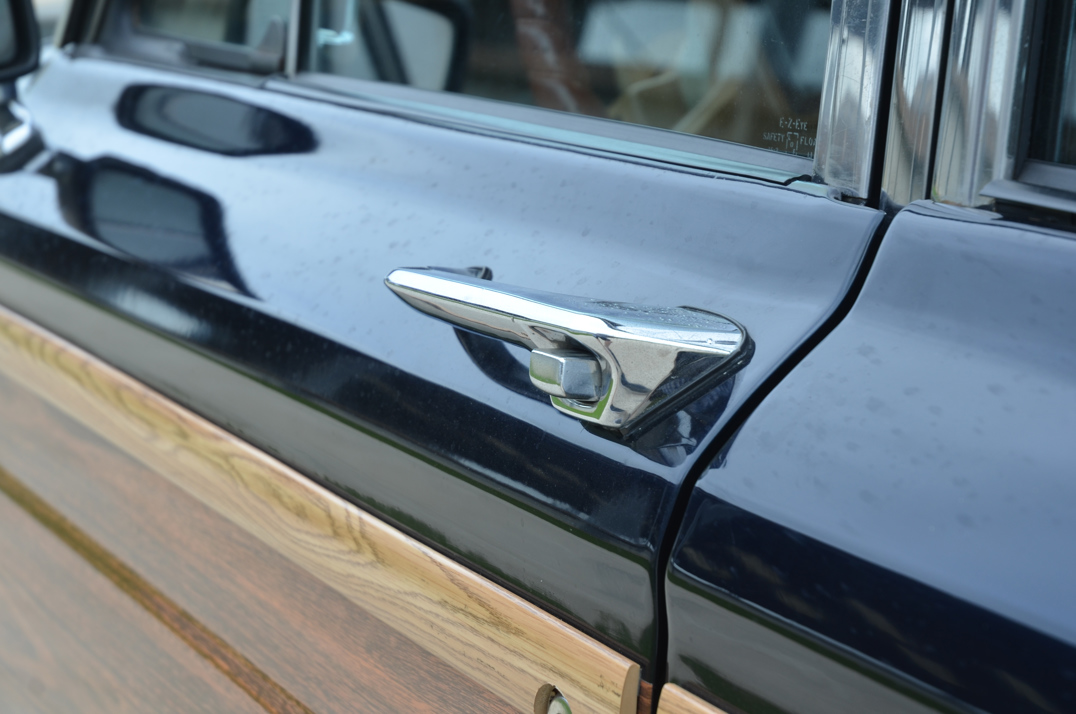 Jeep Grand Wagoneer 5.900cc V8 Auto gallery image 24