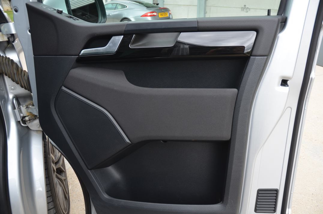 Volkswagen T-6 Transporter 2.0Ltr Caravelle SE TSI BMT Sport Line. gallery image 29