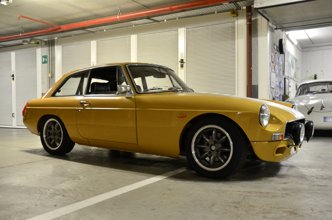 MGB GT gallery image 3