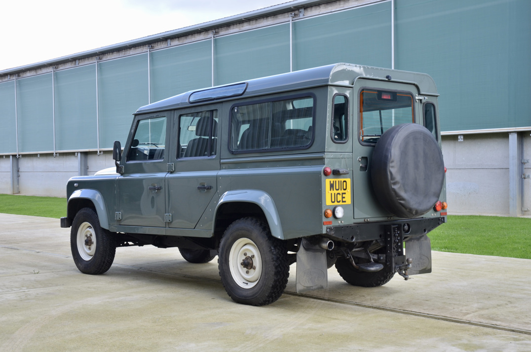 Land Rover Defender 110 County TD 7 Seater Estate gallery image 8