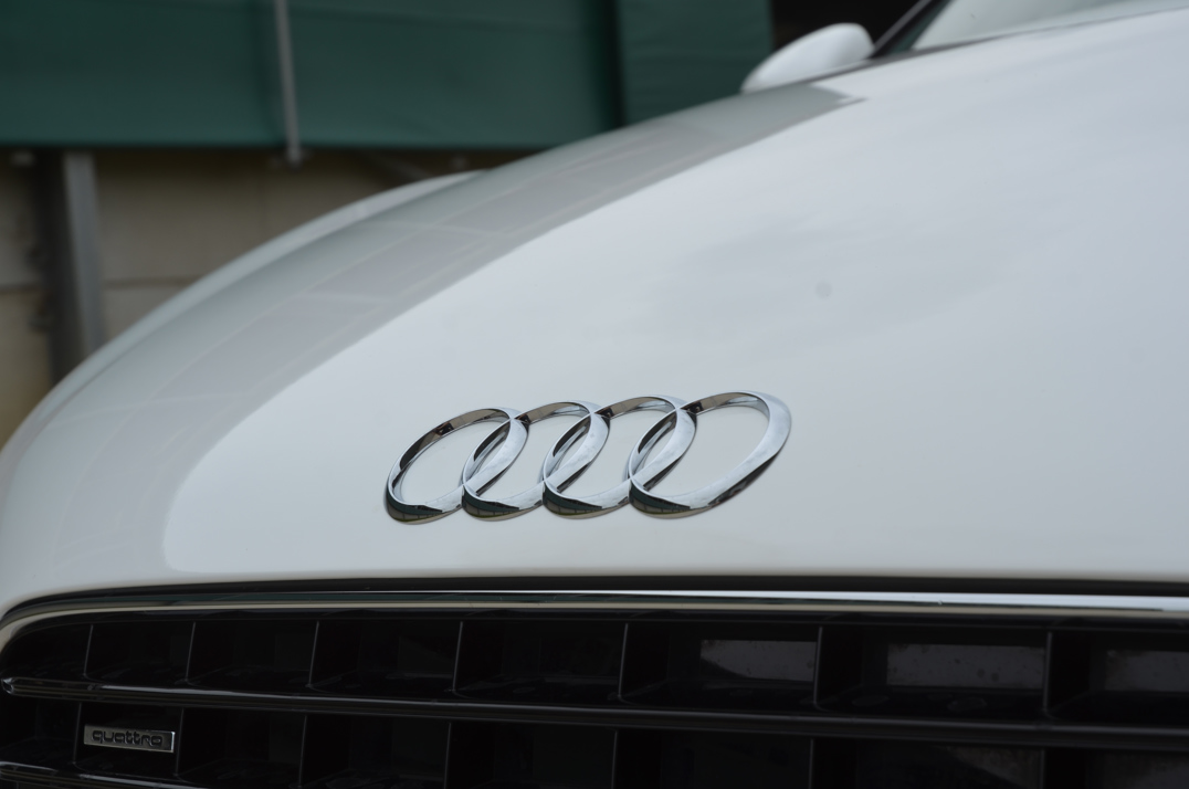 Audi R8 Spyder V8 Manul . gallery image 25