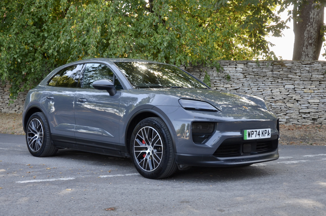 Porsche Macan 4s Electric gallery image 1