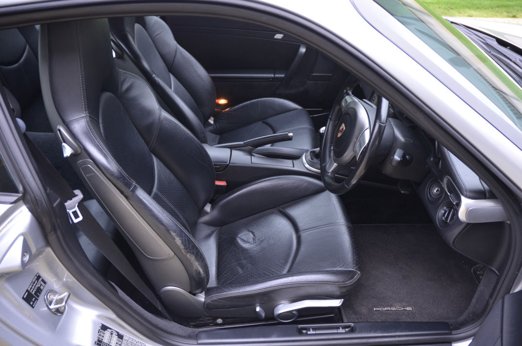 Porsche 911 Carrera 4s Manual gallery image 27