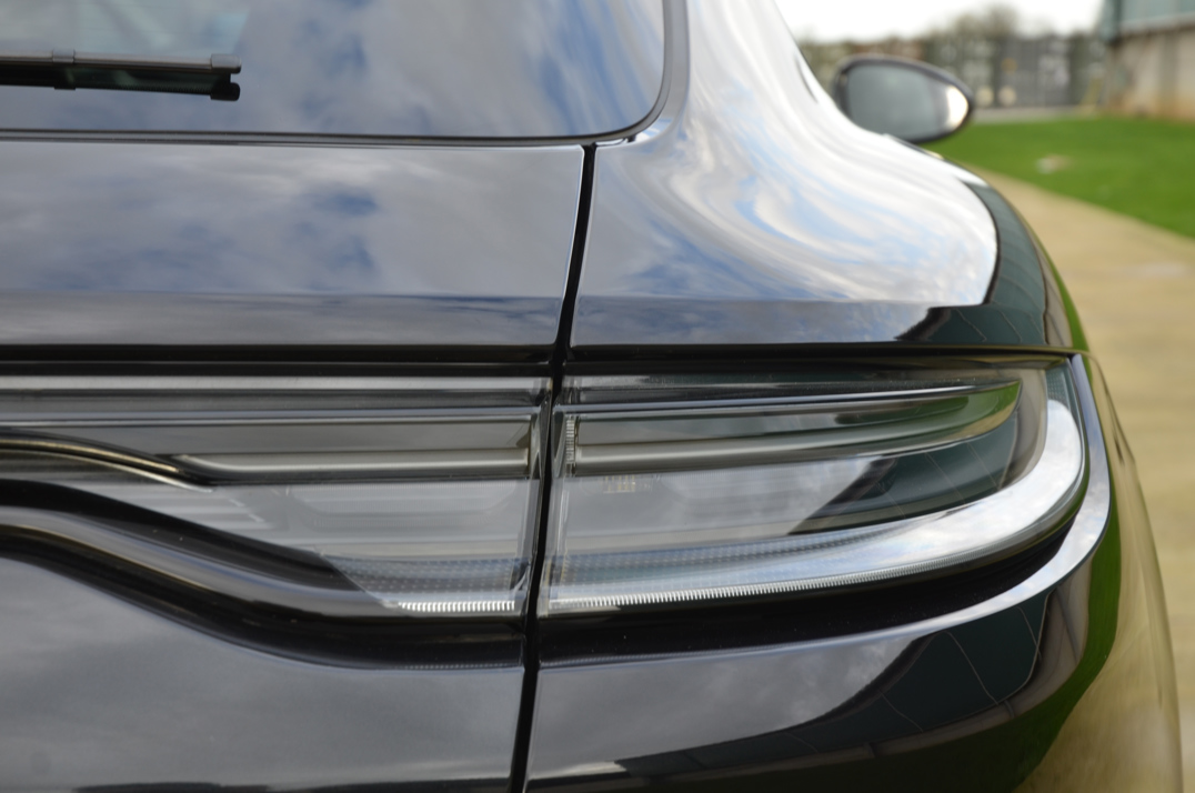 Porsche Panamera 4 V6 Sport Turismo 5dr Petrol Plug-in Hybrid PDK 4WD. gallery image 29